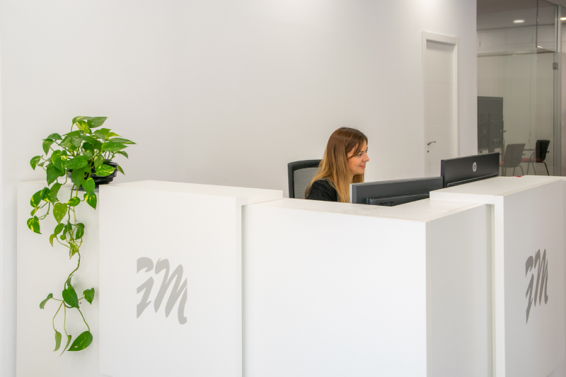 Contacta con Gabinet Mateu